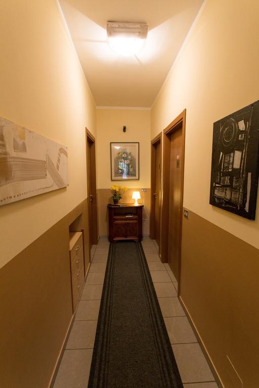 Hotel Pontenuovo Merone Εξωτερικό φωτογραφία