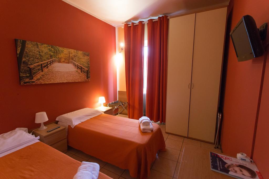 Hotel Pontenuovo Merone Δωμάτιο φωτογραφία