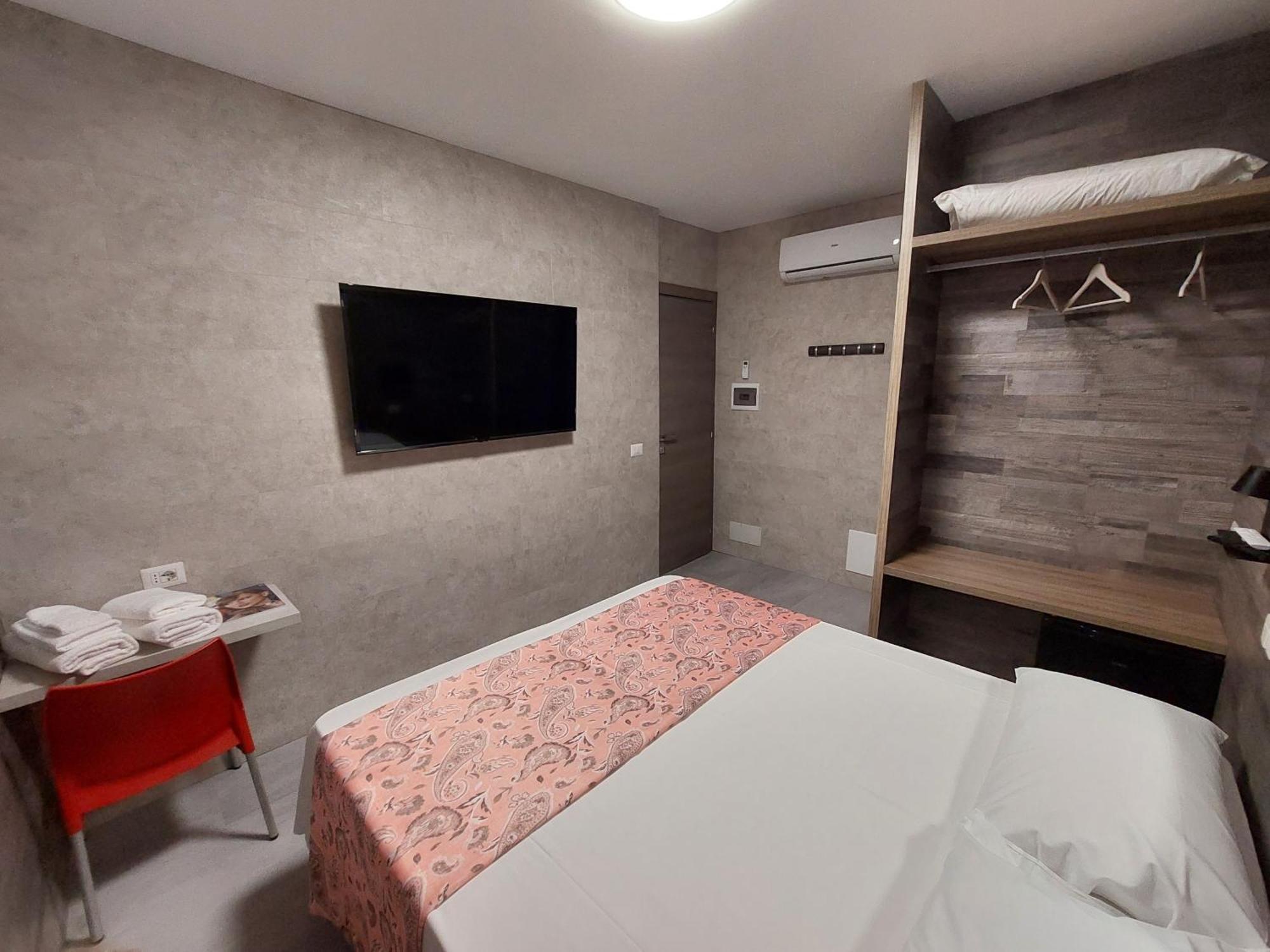 Hotel Pontenuovo Merone Εξωτερικό φωτογραφία