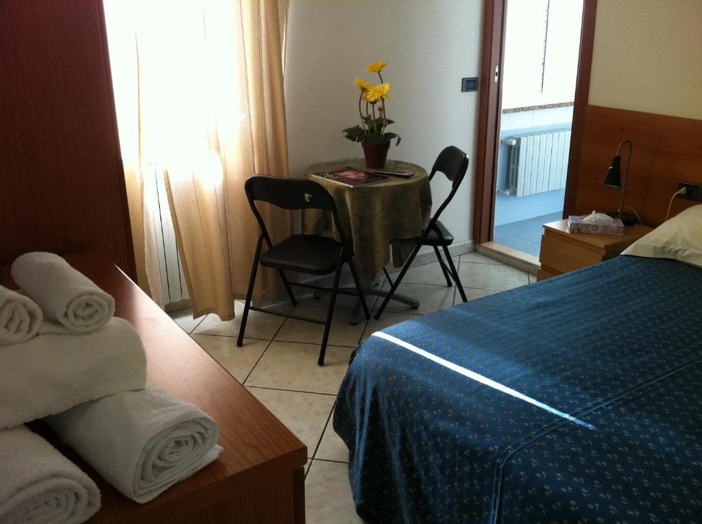 Hotel Pontenuovo Merone Δωμάτιο φωτογραφία