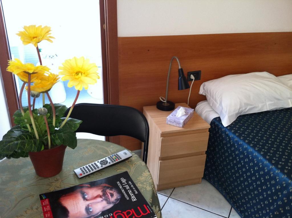 Hotel Pontenuovo Merone Δωμάτιο φωτογραφία