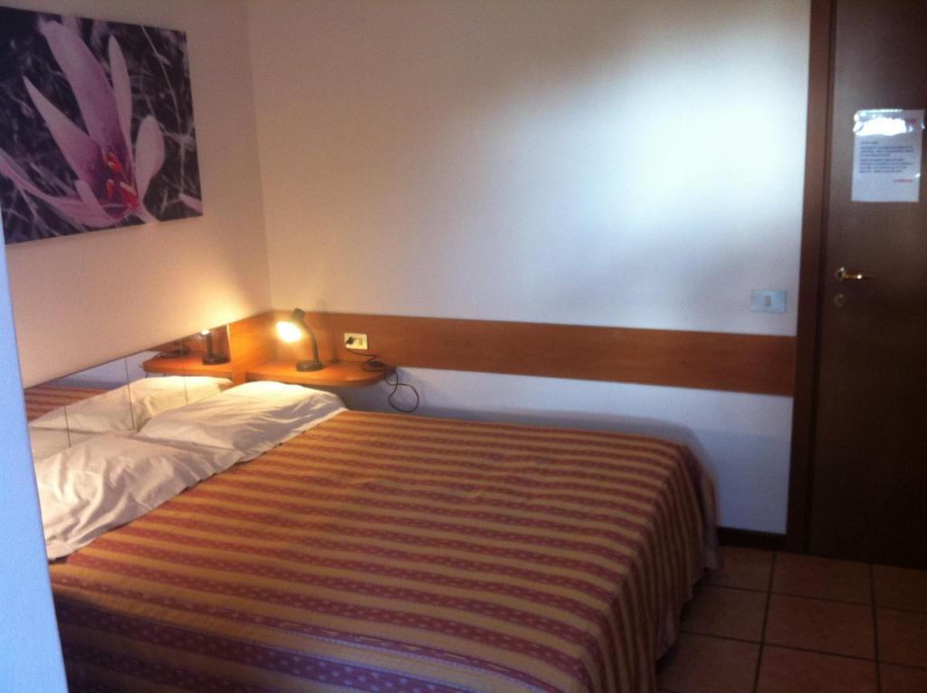 Hotel Pontenuovo Merone Δωμάτιο φωτογραφία