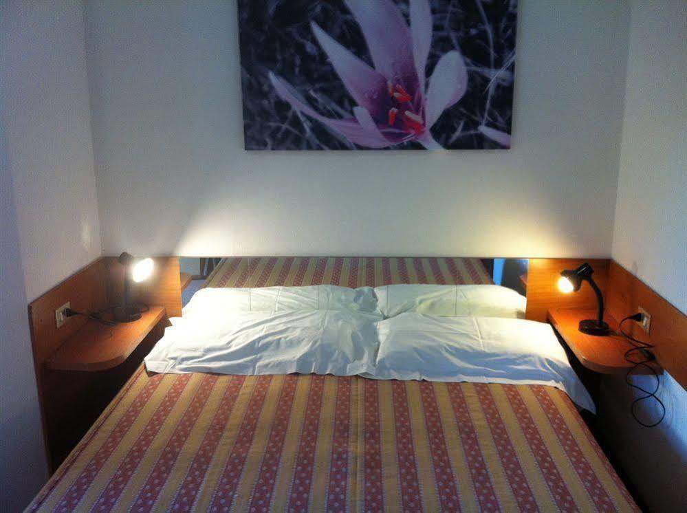 Hotel Pontenuovo Merone Εξωτερικό φωτογραφία